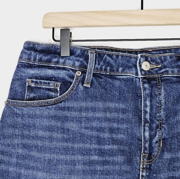 New! Old Navy High Waisted Medium Dark Wash Denim Jean Mini Skirt - Picture 3 of 8